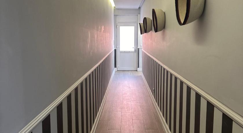 Amadora Finu Hub Guesthouse 2-Star Hotel room