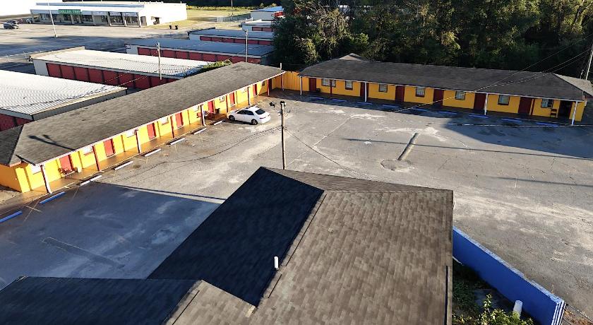 イーストダブリン Economy Hotel Dublin 3つ星 宿泊施設 プール