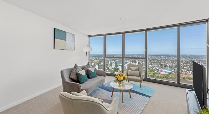 Image of 2-Bedroom Sky High View Apartment with 2 Bathrooms 0