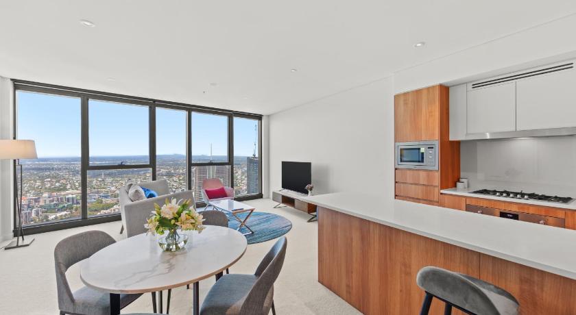 Image of 2-Bedroom Sky High View Apartment with 2 Bathrooms 1