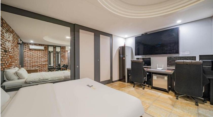 平沢 Pyeongtaek Gallery Hotel 3つ星 ホテル ロビー