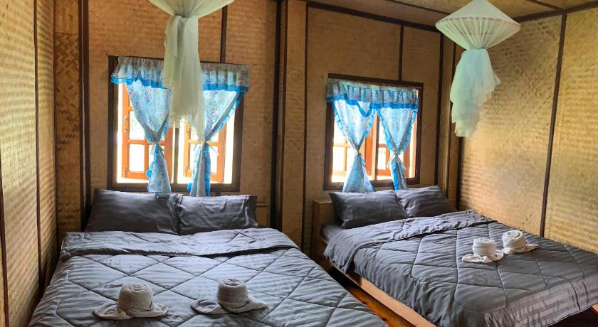 Chom Thong บ้านพักเคียงนา 2-Star Hotel lobby