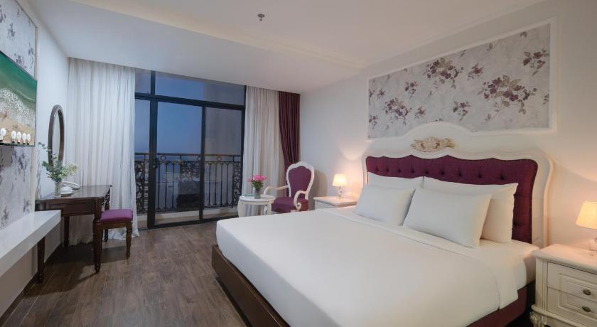 Image of Queen Room with Balcony 1