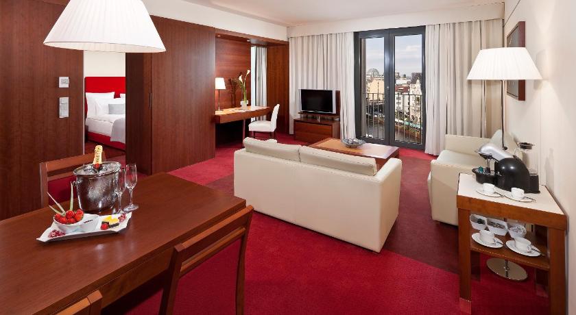 베를린 멜리아 베를린 (Melia Berlin) 4성급 호텔 스위트룸
