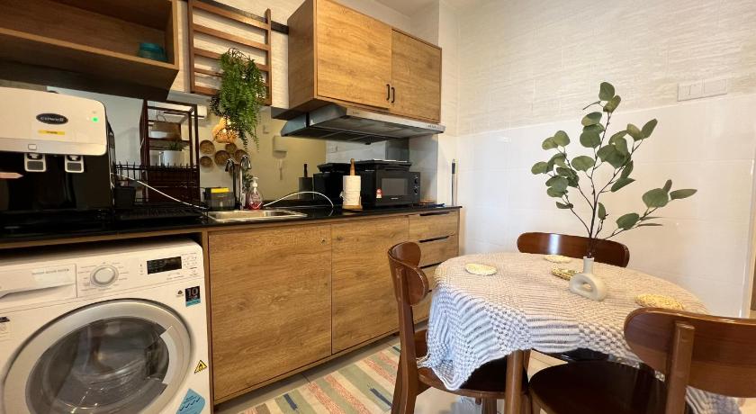 クアンタン VitaminSEA7 Forest View 6PAX Studio Netfx B-3A-3A 3つ星 ゲストハウス レストラン