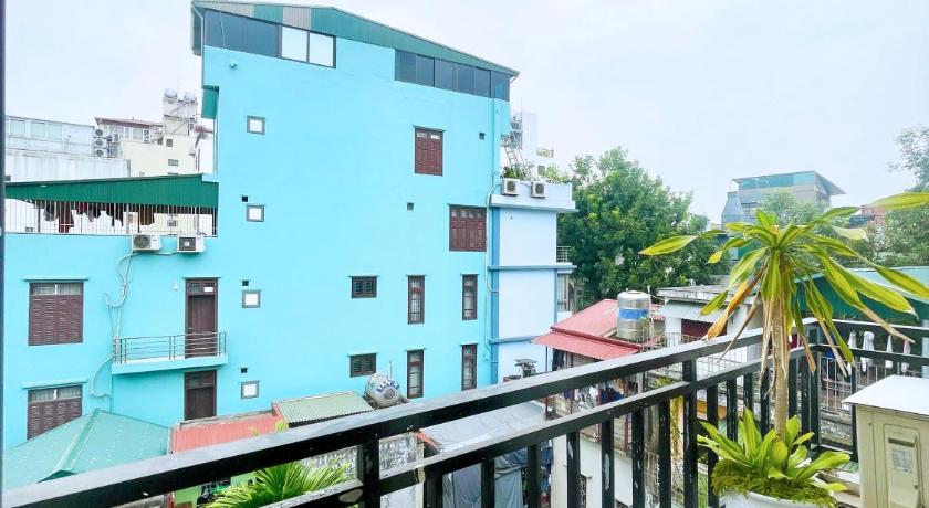 Hanoi West Lake Homes 3-Star Hotel lobby