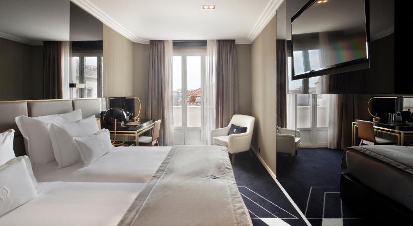 Image of Deluxe Double or Twin Room 9