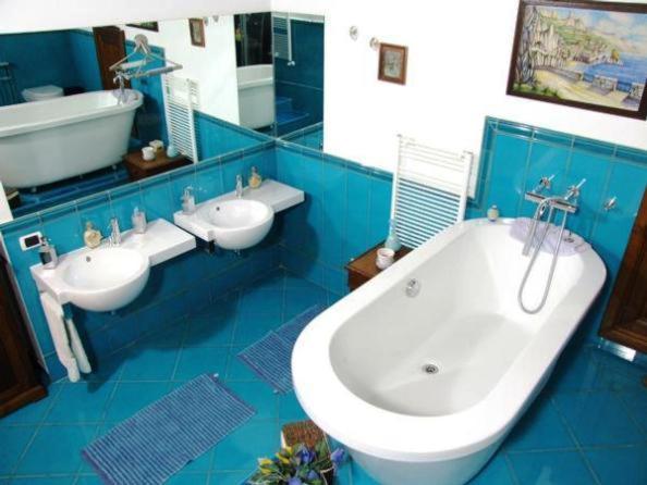 Image of Quadruple Room with Private Bathroom 3