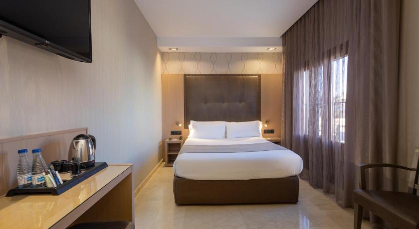 Szoba kétszemélyes ággyal vagy 2 külön ággyal (Double or Twin Room) fotója 5