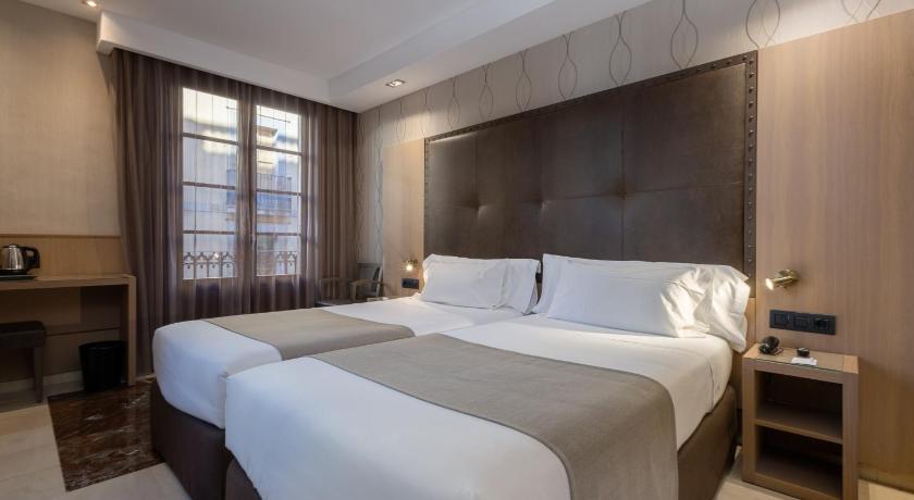 Szoba kétszemélyes ággyal vagy 2 külön ággyal (Double or Twin Room) fotója 3