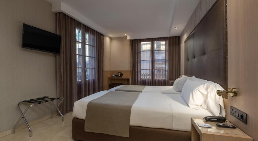 Szoba kétszemélyes ággyal vagy 2 külön ággyal (Double or Twin Room) fotója 16