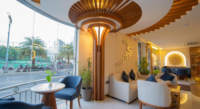 UMET Seaview hotel with Free Airport Pick up & Drop T&C Apply - image 12