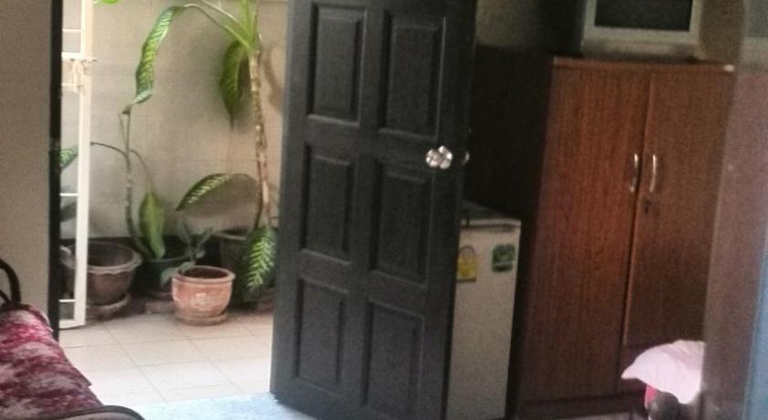 Image of Queen Room with Private Bathroom 0