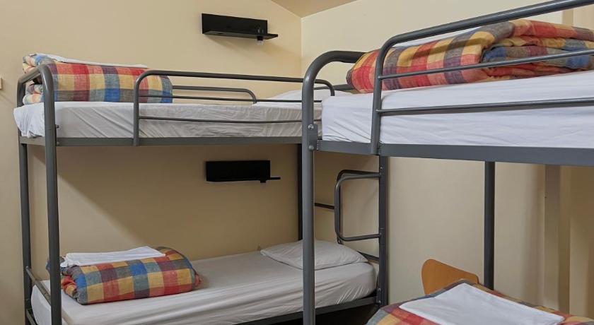 Image of Standard 8 bed dormitory 13