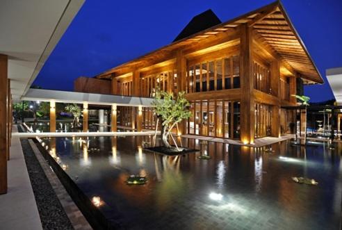 Djoglo Luxury Bungalow – Malang, ID