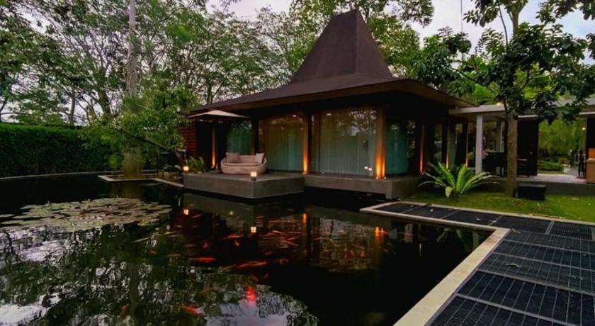 Djoglo Luxury Bungalow – Malang, ID