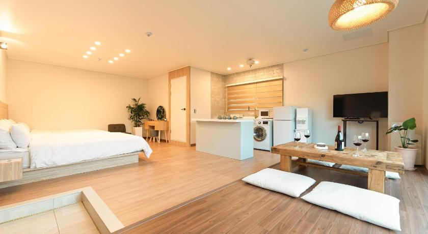 Gyeongju Stay33 Pet friendly house near Hwangridangil Accommodation suite