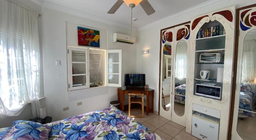 Image of Double Room with Garden View 0
