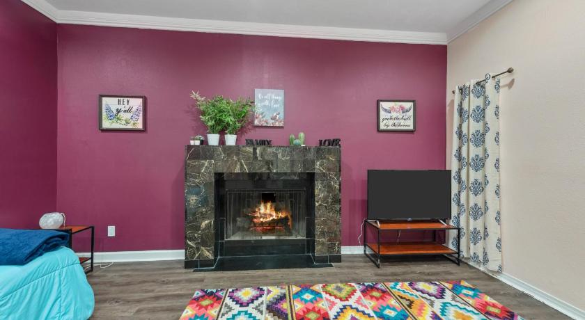 Houston Spacious 2BR Apt with King Beds & Fully Equipped Kitchen 2-Star Accommodation restaurant