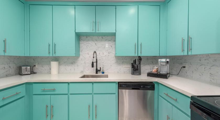 Houston Spacious 2BR Apt with King Beds & Fully Equipped Kitchen 2-Star Accommodation view