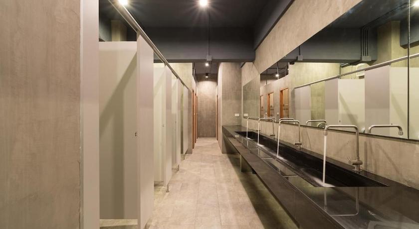 Fellows House - image 7