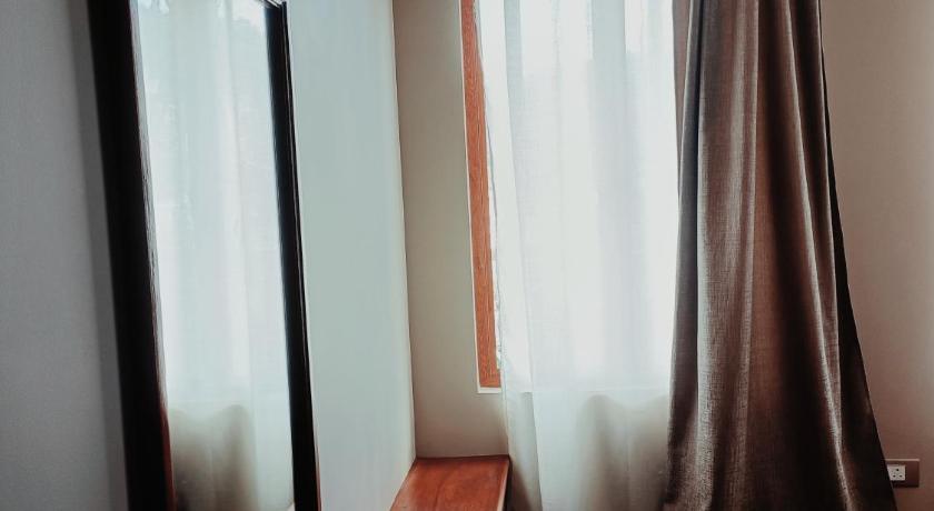 A La Maison - image 34