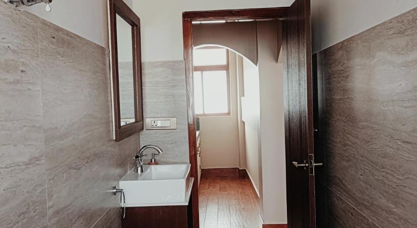 A La Maison - image 37