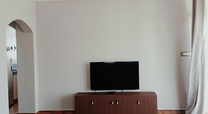 A La Maison - image 32
