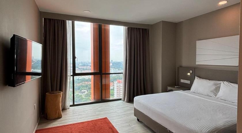 QQ Empire Damansara hotel room - image 6