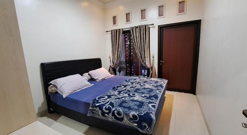 Image of Bungalow with Garden View 6