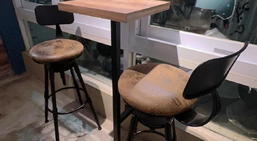 LIKE HOSTEL & BAR Lounge - image 6