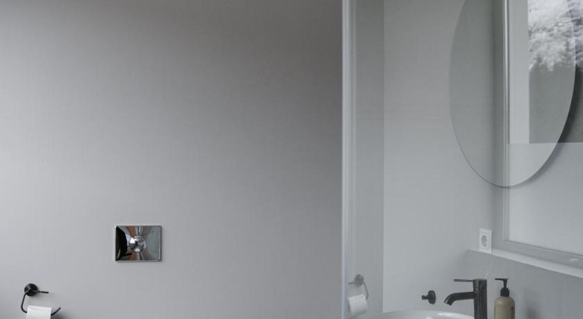 Image of Standard Triple Room 9