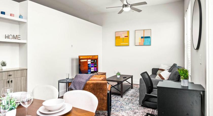 オースティン Luxurious New Unit 1Bd1Ba Pool, Golf Sim 4つ星 宿泊施設 レストラン