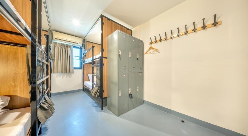 Image of Bunk Bed in 8-Bed Mixed Dormitory Room 8