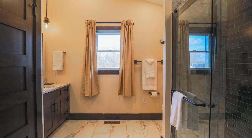 戴维斯 (WV) Valley View Resort Cabin #1, 1-Bed, Modern-Luxury with Hot Tub in Canaan Valley, WV 4星级 住宿 大堂
