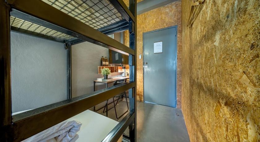 Image of Deluxe Room with 2 Bunk Beds 7