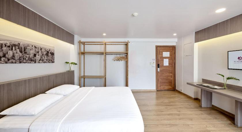 Image of Standard 1 Double Bed or 2 Single Beds 6