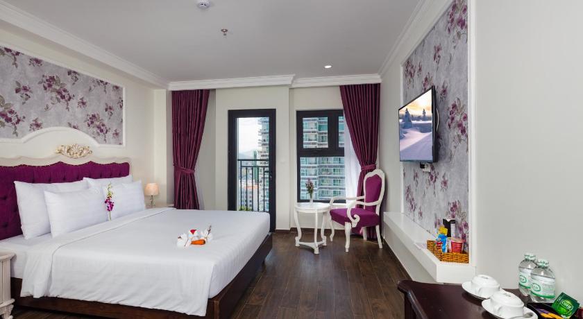 Image of Queen Room with Balcony 0