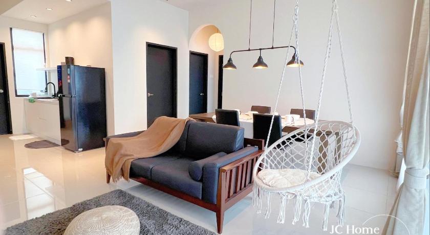 Johor Bahru AR Studio at Austin Regency with Netflix 4-Star Guesthouse room