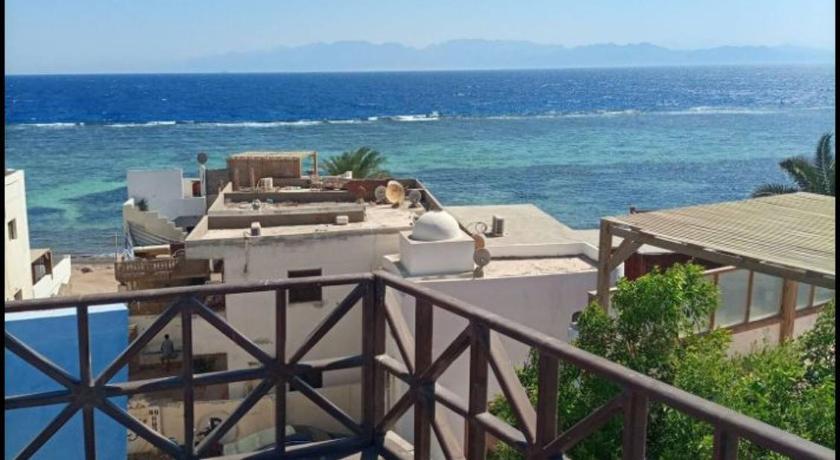 Digital Nomad Hub - Wifi Available - image 12