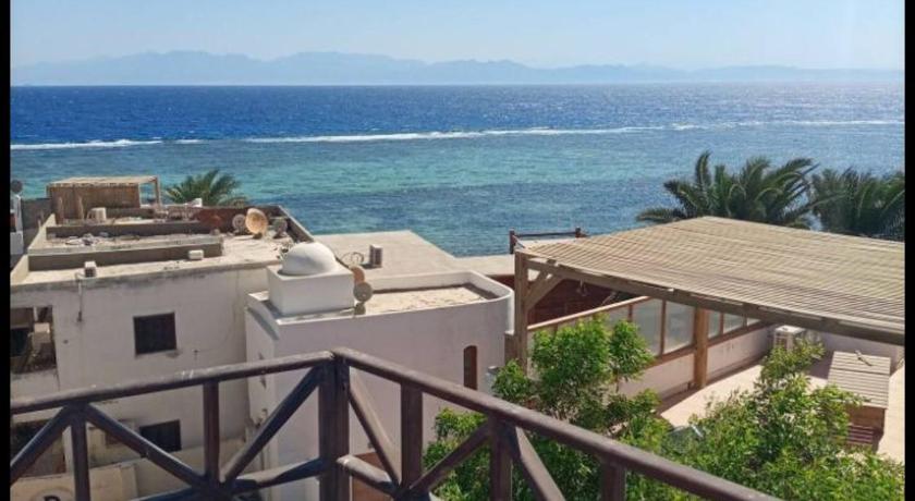 Digital Nomad Hub - Wifi Available - image 15
