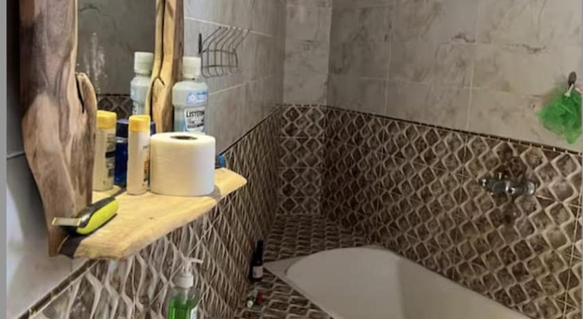 Digital Nomad Hub - Wifi Available - image 17