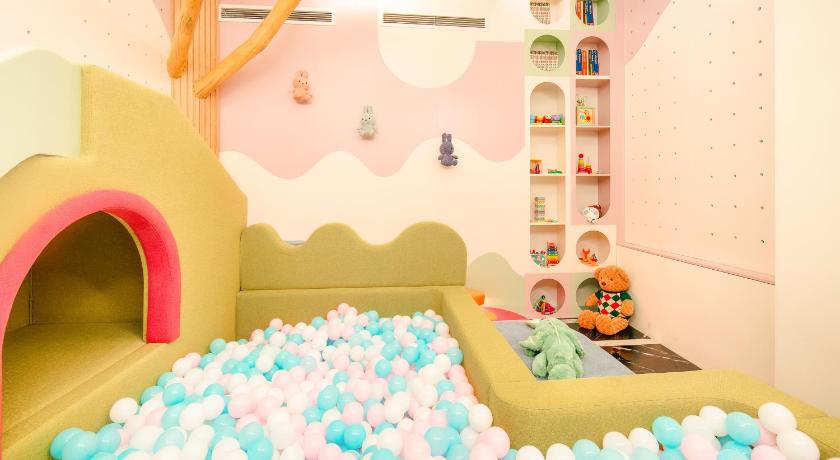 Hanoi Aurora Central Hotel 4-Star Hotel lobby