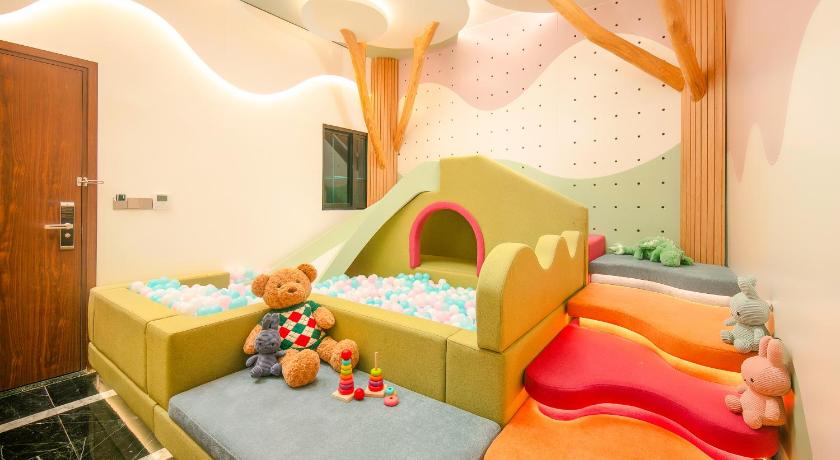 Hanoi Aurora Central Hotel 4-Star Hotel pool