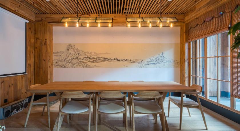 후저우 / 호주 Kaichen Puju Hot Spring Village Resort Hotel 호텔 외관