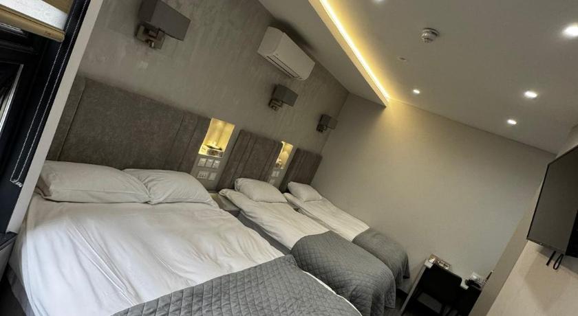 Image of Superior Quadruple Room 0
