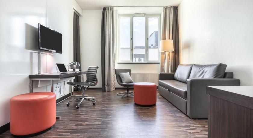 Image of Standard Queen Room - Up to Three Adults 5