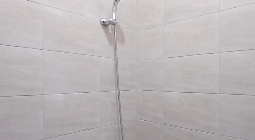 Priyanka Guesthouse Syariah Maguwo Mitra RedDoorz – Ngemplak, MN