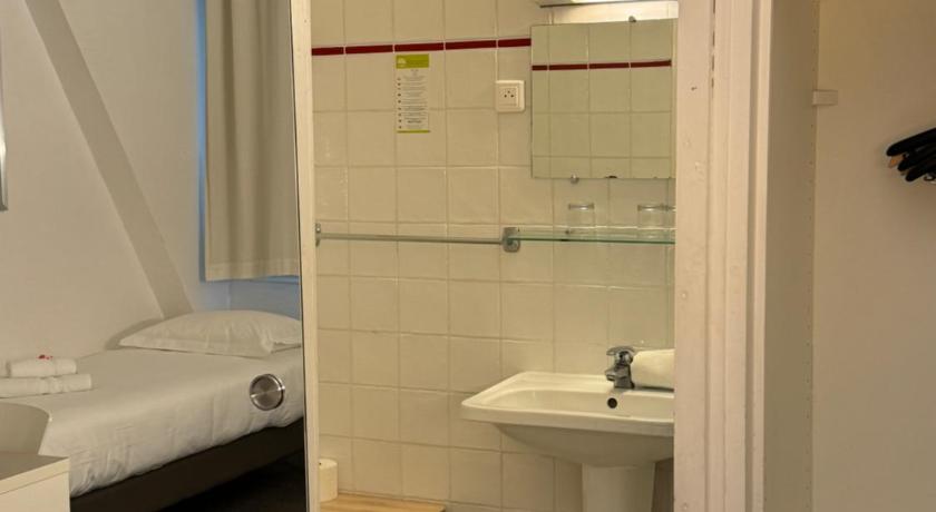 Image of Triple Room 5