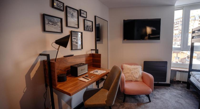 Image of Standard Family Room 7